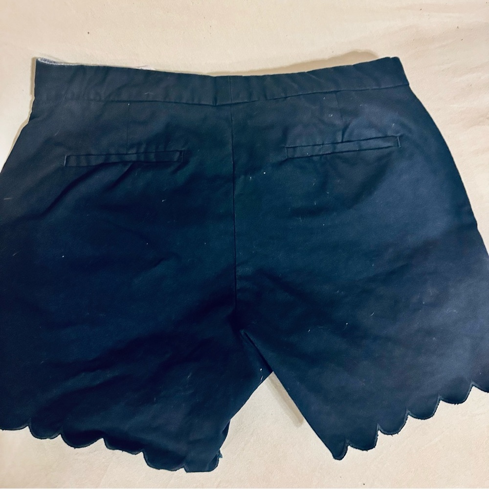 Banana Republic Navy Blue Scalloped Mid Rise Shorts Size 6 EUC - Picture 7 of 7